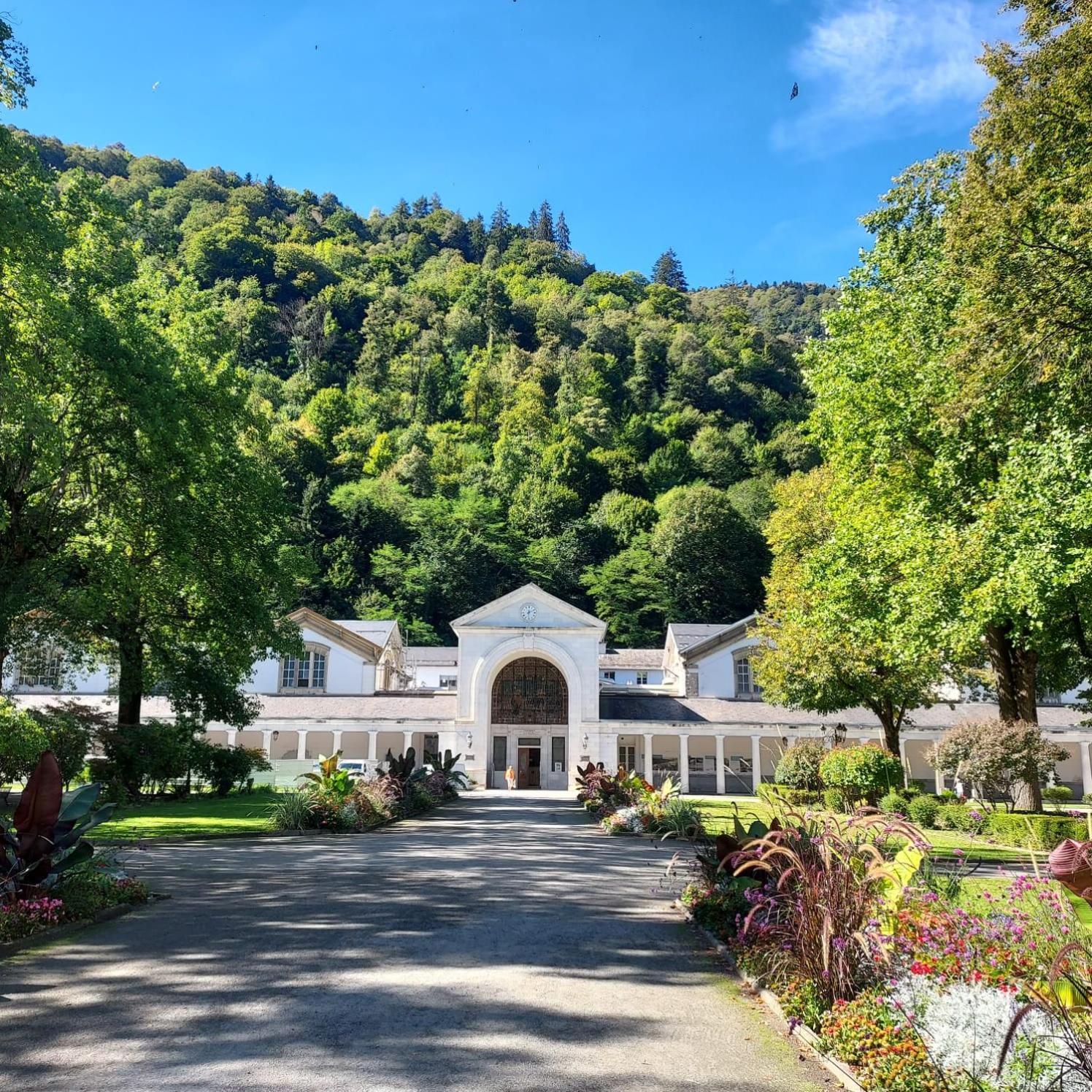 Royal Luchon Aparthotel Bagnères-de-Luchon Eksteriør bilde