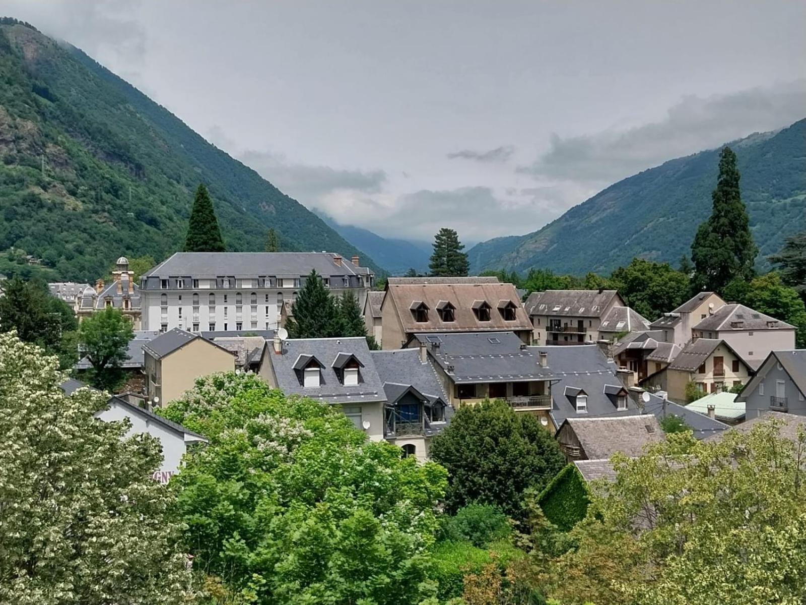 Royal Luchon Aparthotel Bagnères-de-Luchon Eksteriør bilde